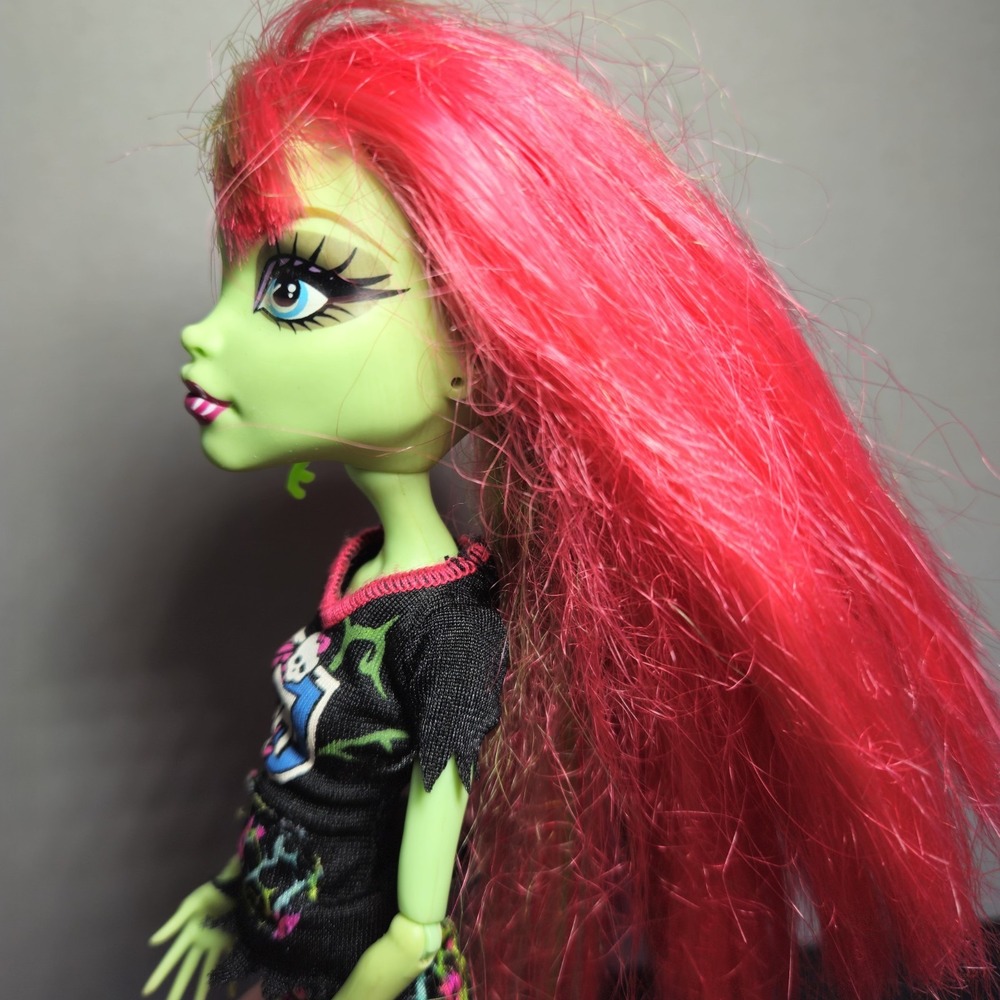 Monster High Ghoul Spirit Venus McFlytrap Doll Toy Pink Hair - Picture 6 of 6